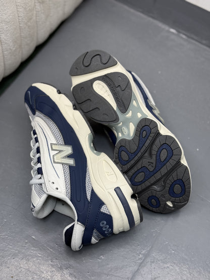 New Balance 1000 – White/Navy