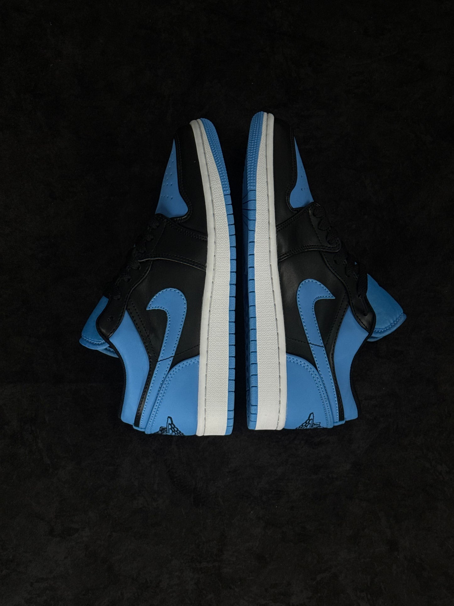 Air Jordan 1 Low “UNC Black”