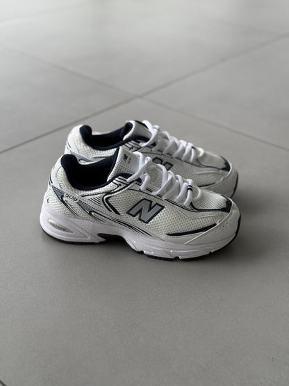 New Balance 530 White Black – Estilo Retro Deportivo