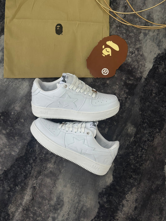 A Bathing Ape BAPE STA Low en color “Triple White”