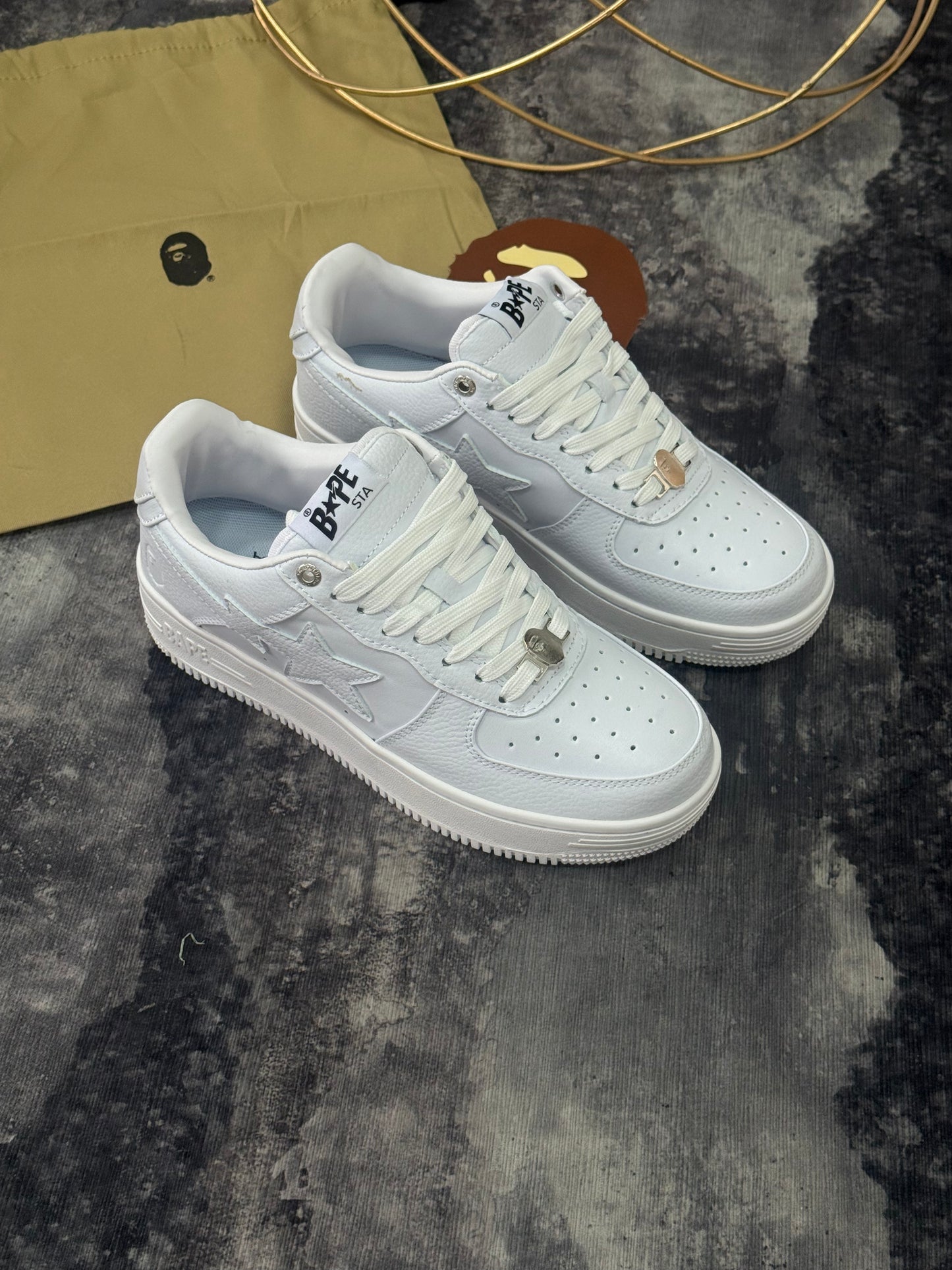 A Bathing Ape BAPE STA Low en color “Triple White”