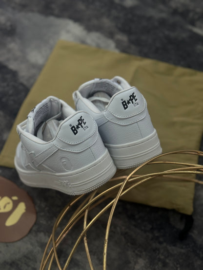 A Bathing Ape BAPE STA Low en color “Triple White”