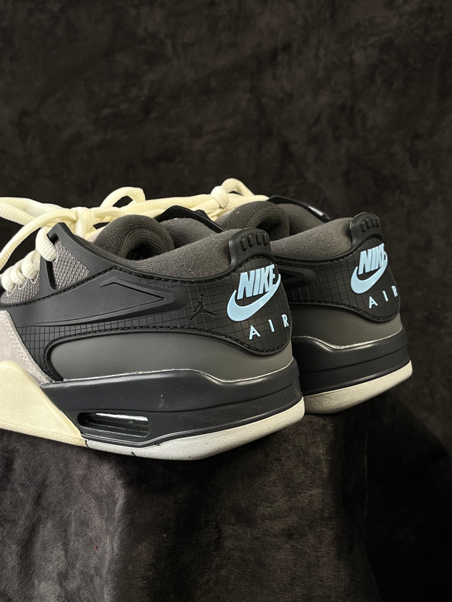 Tenis Jordan 4 RM Iron Grey