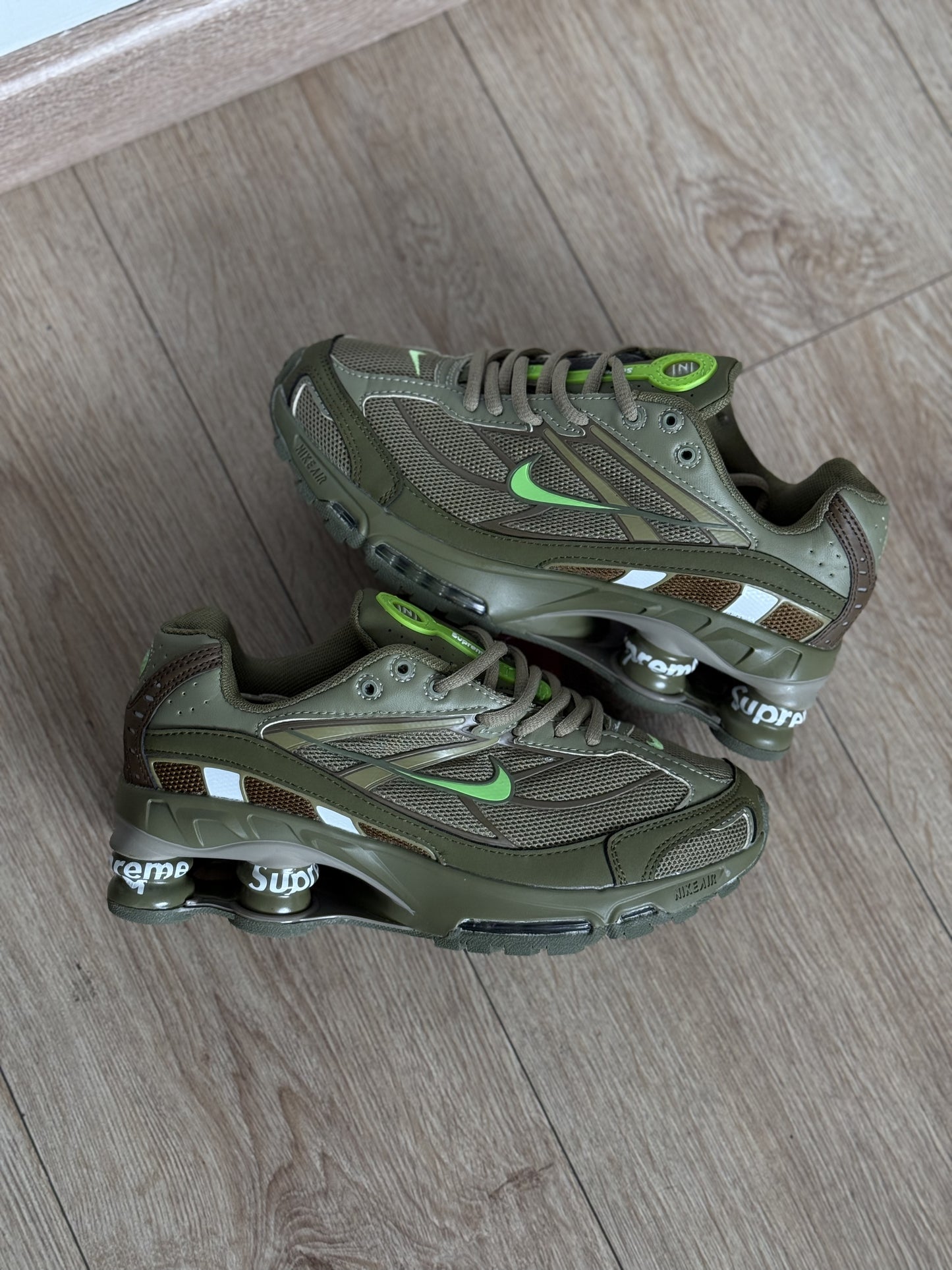 Nike shows ride x Supreme Olive Green