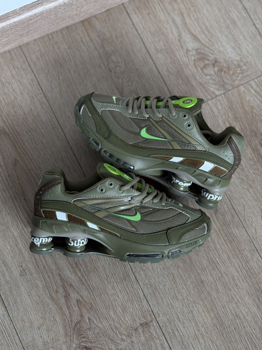 Nike shows ride x Supreme Olive Green