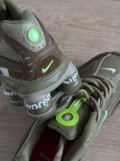 Nike shows ride x Supreme Olive Green