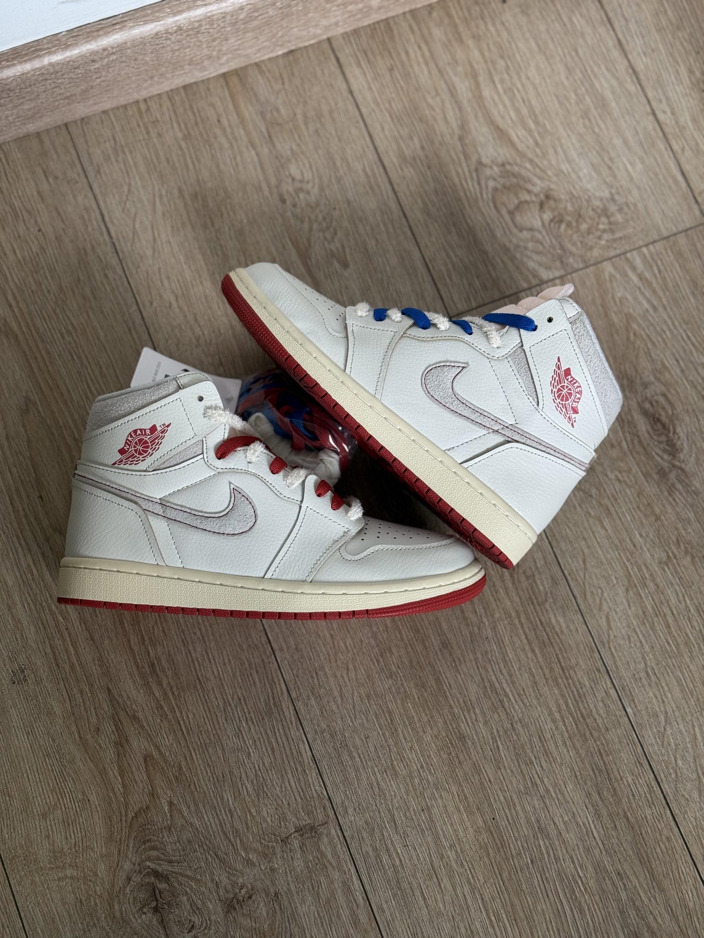 Air Jordan 1 Retro High Latte Red Stitch