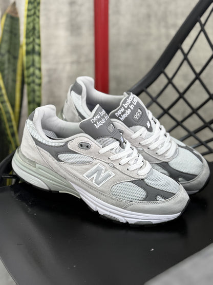 New Balance 992 Grey White – Classic Streetwear Runner