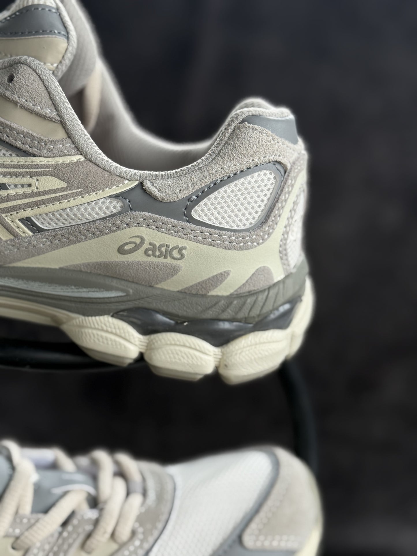 ASICS Gel-NYC Beige – Retro Runner Streetwear