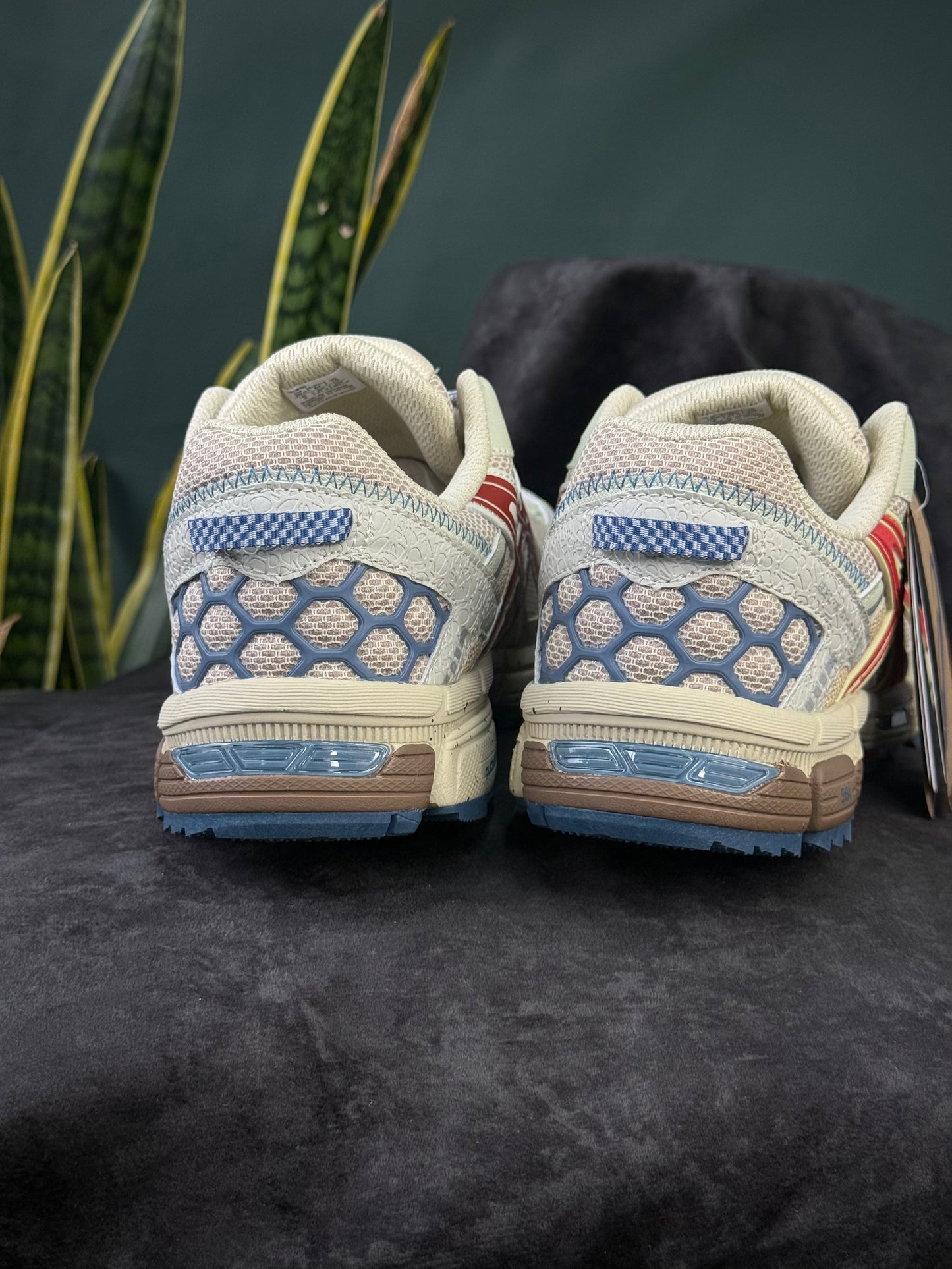 ASICS Gel-Kahana 8 Light Brown Red