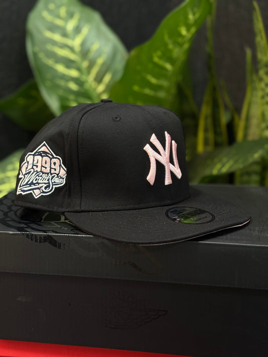 New Era 59FIFTY Fitted – New York Yankees “1999 World Series Pink Logo”