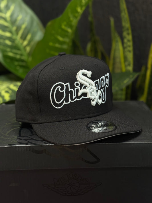 New Era 9FIFTY Snapback – Chicago White Sox “Script Black/White”