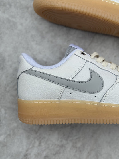 Nike Air Force 1 ’07 LV8 ESS Gris