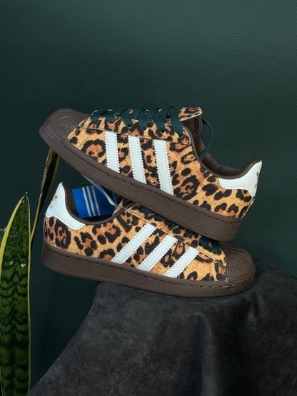 Tenis SuperStar ll con estampado de leopardo