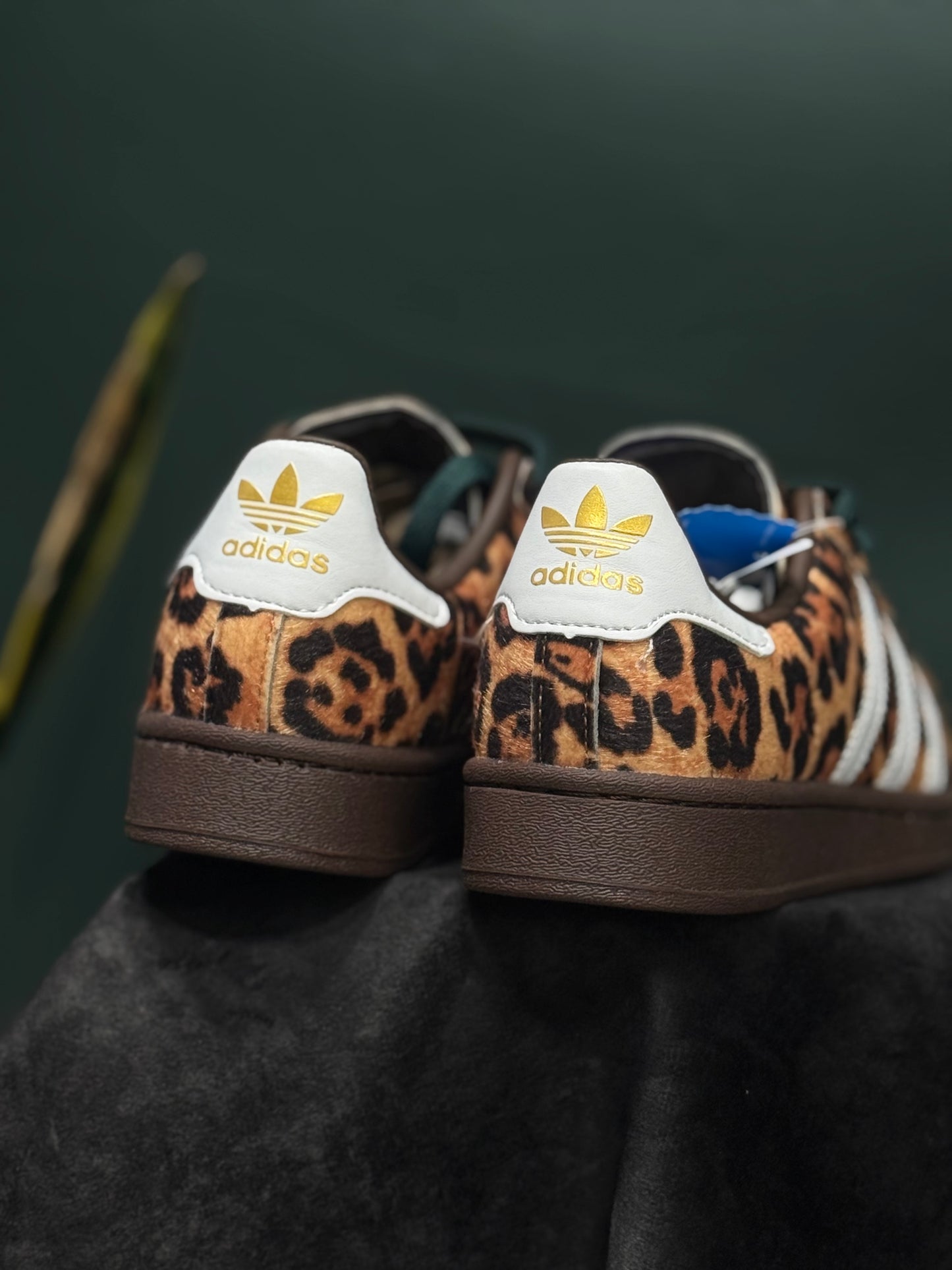 Tenis SuperStar ll con estampado de leopardo