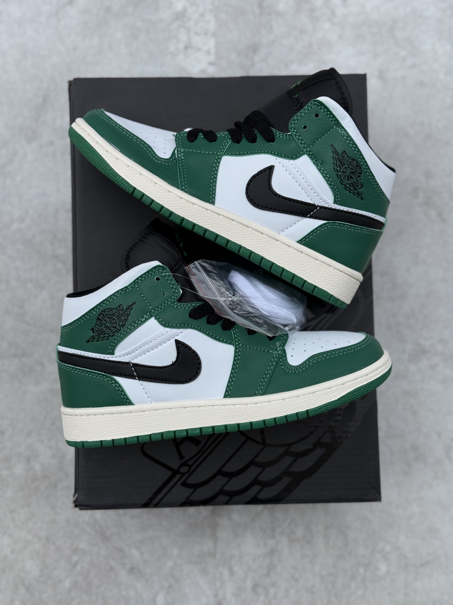 Jordan Retro 1 Green Pine