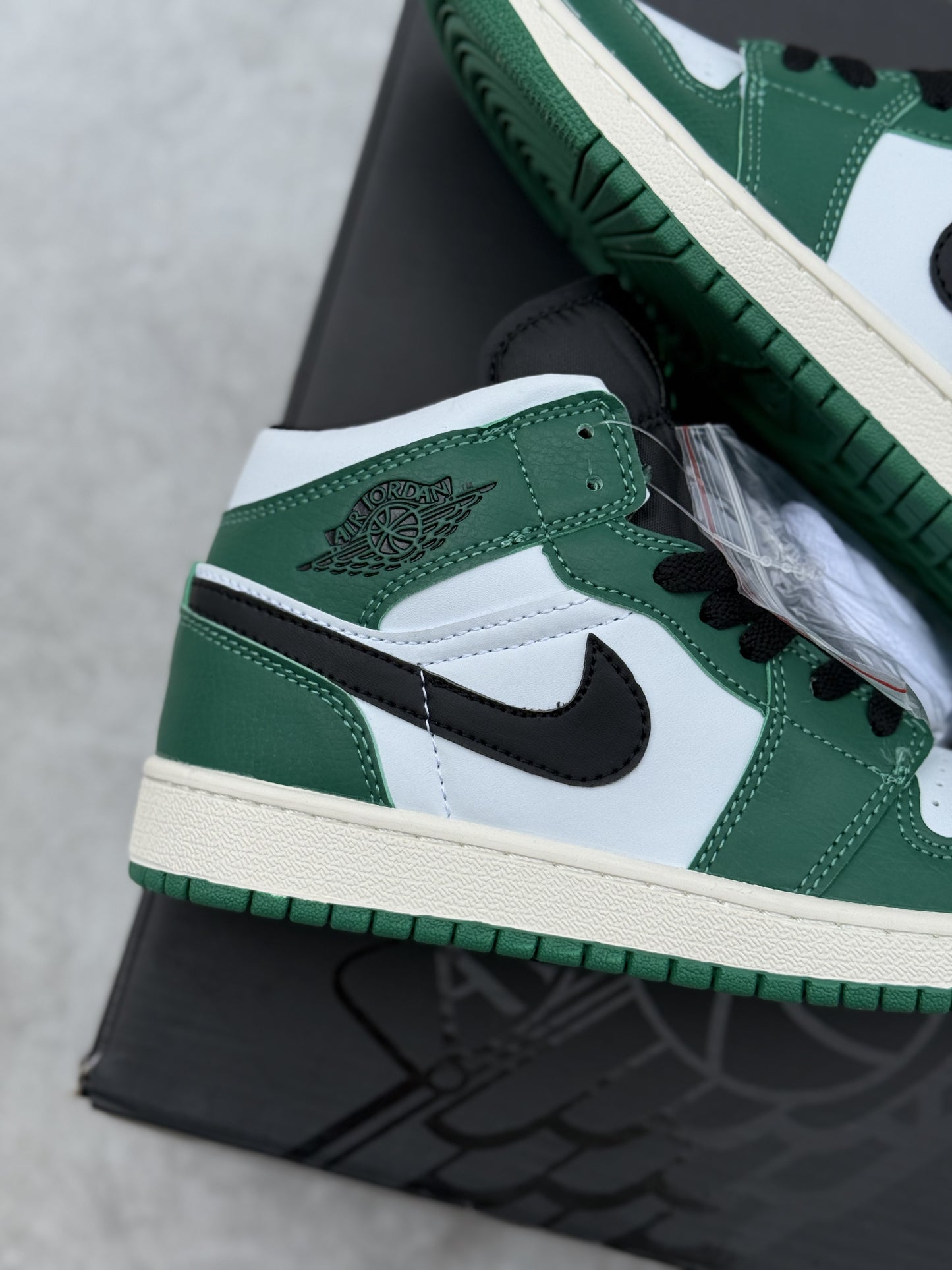 Jordan Retro 1 Green Pine