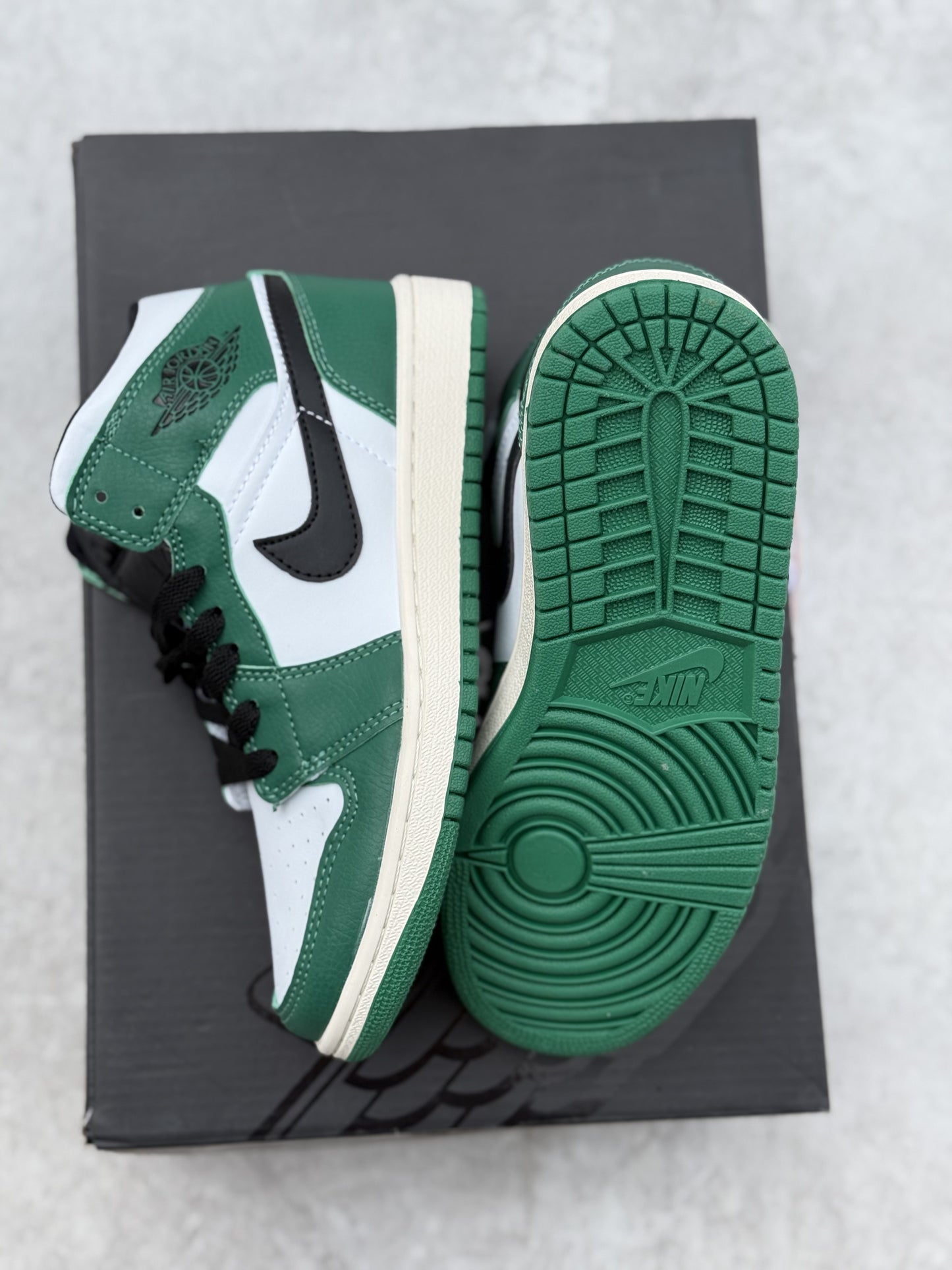 Jordan Retro 1 Green Pine