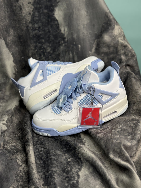 Air Jordan 4 “University Blue