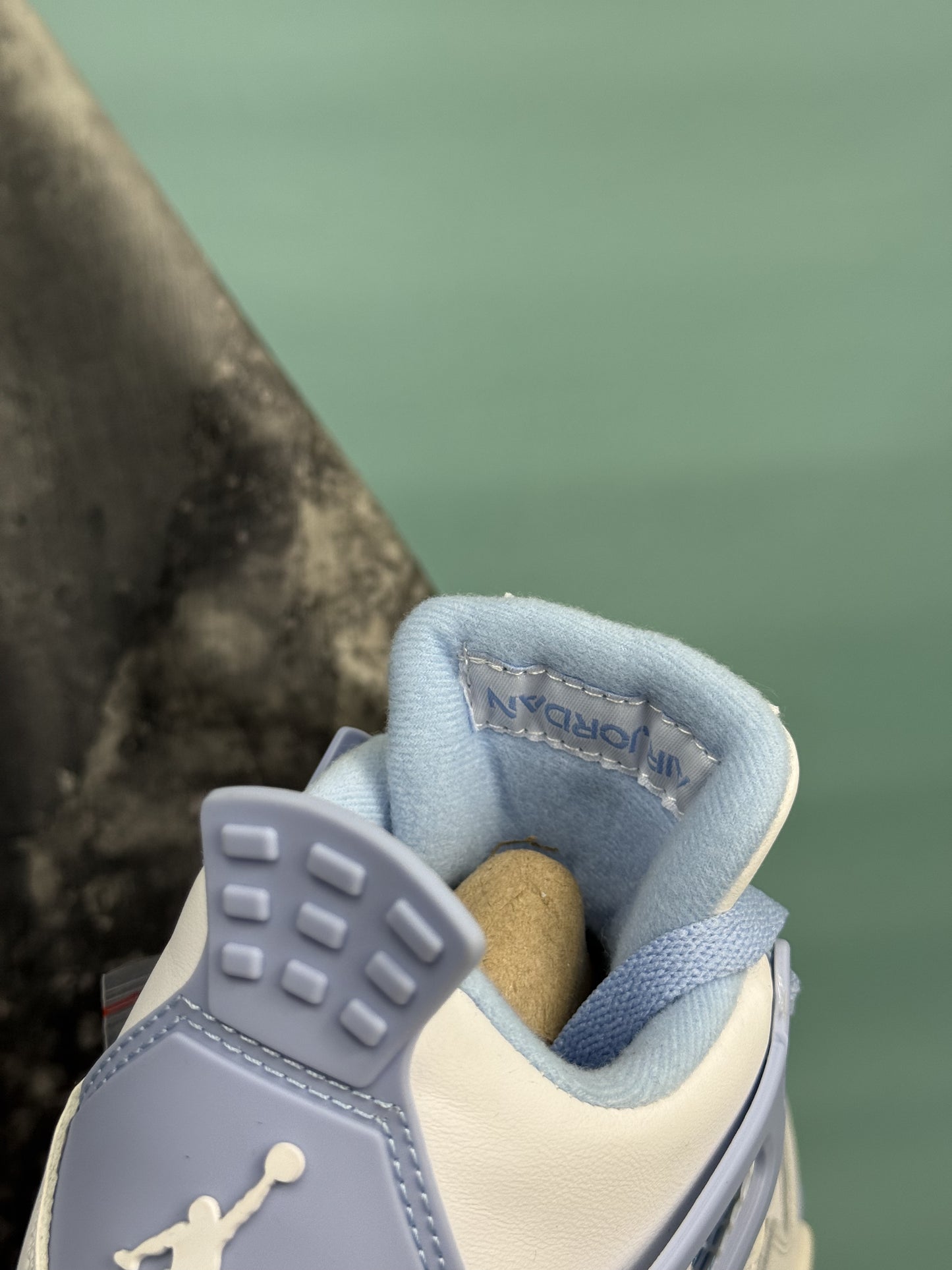 Air Jordan 4 “University Blue
