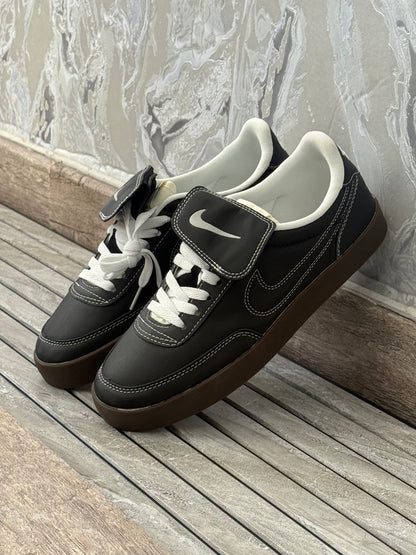 Nike Killer Shot 2 Sneaker Negra con Suela Gruesa Café y Cordones Blancos