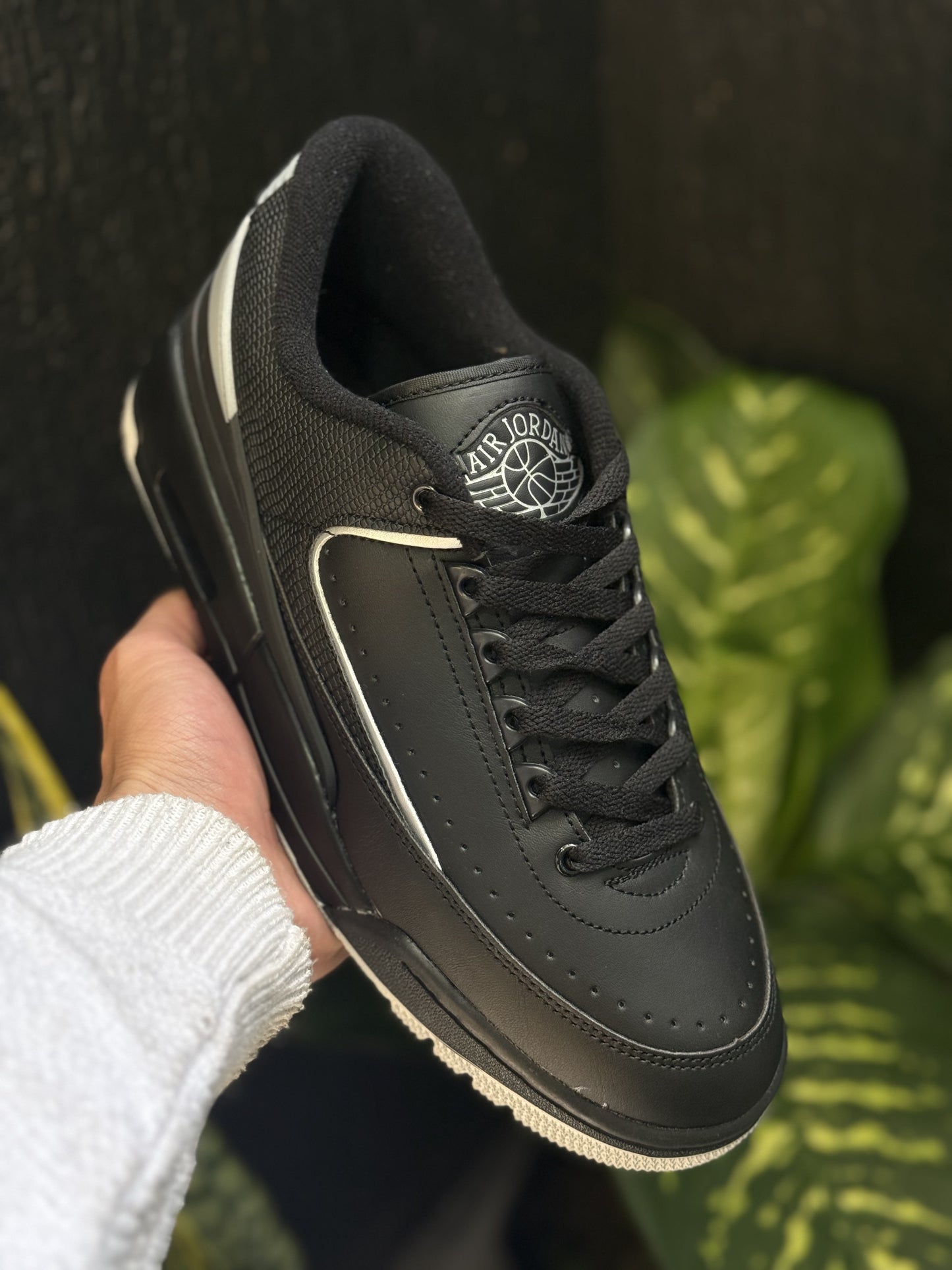 Air Jordan 2 Low “Black Cement” – Elegancia urbana