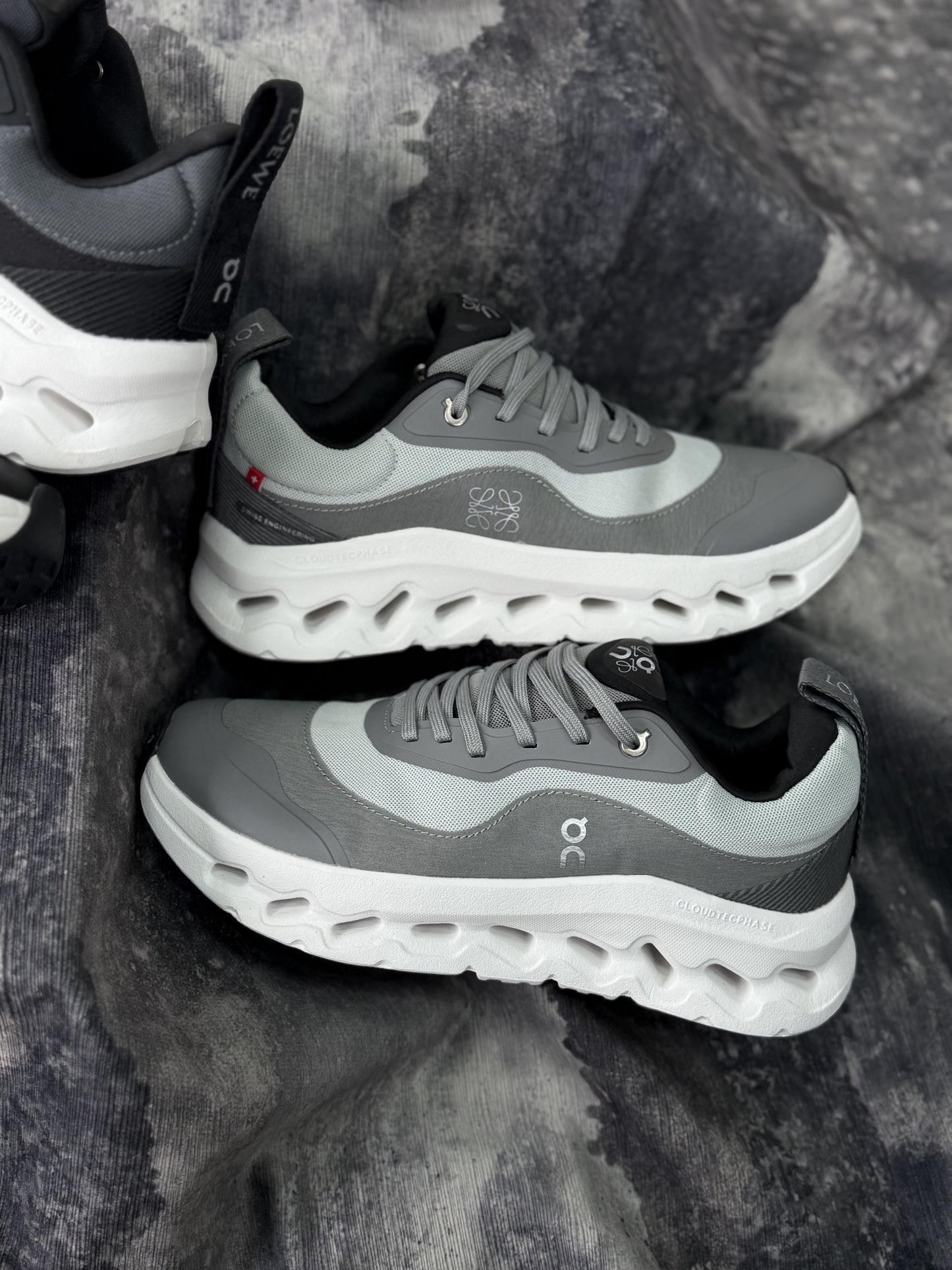 On Running Cloudtilt 2 LOEWE Grey Men's / Gris