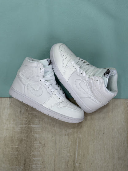 Nike Air Jordan Retro 1 Triple white