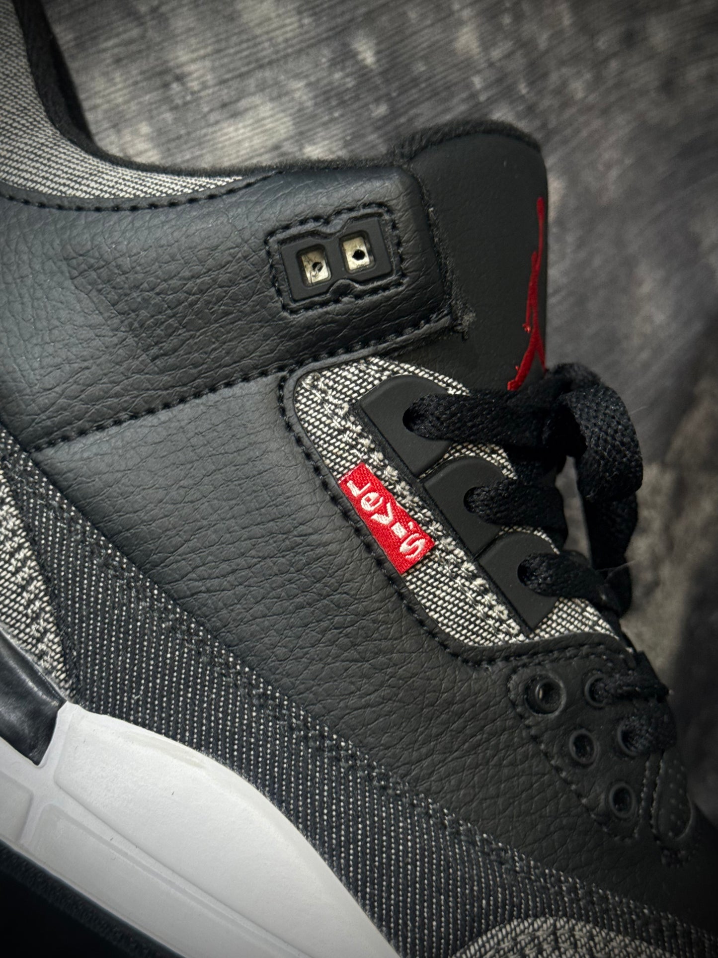 Air Jordan 3 x Levi's