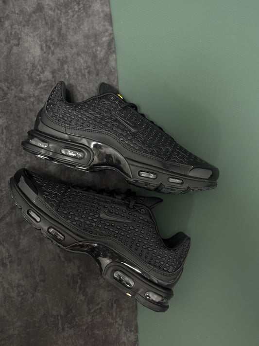 Nike Air Max Plus TN Triple Black