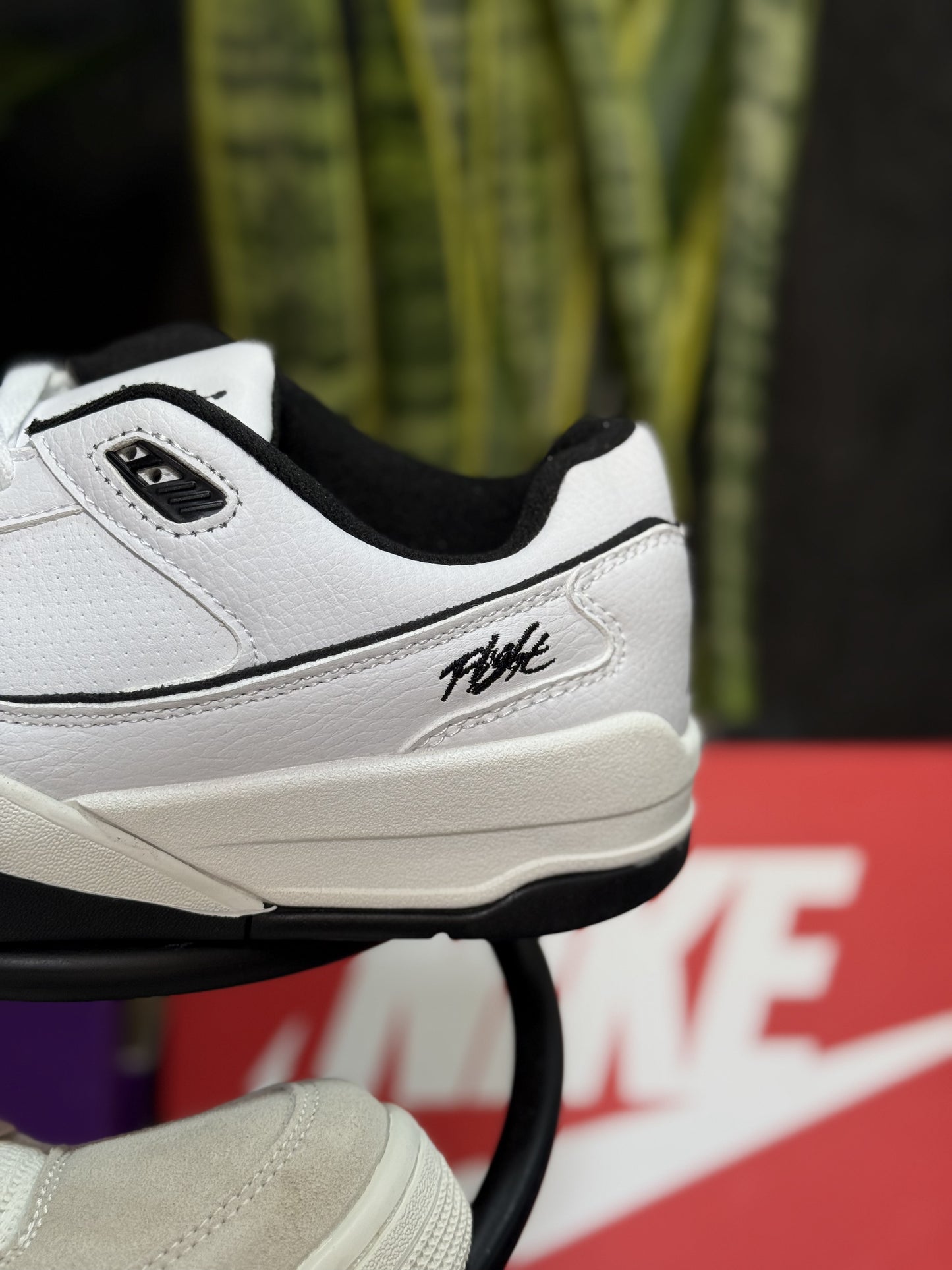 Jordan Retro 2 Low OG – White/Black Premium Edition