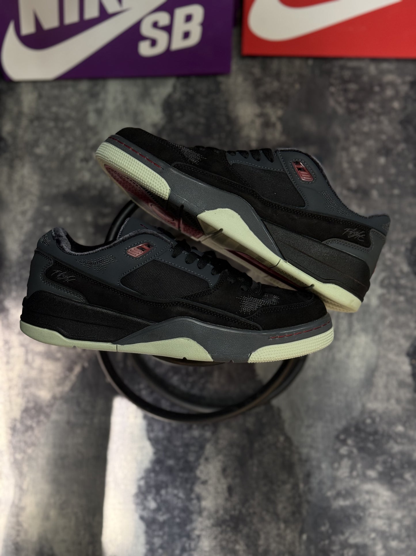 Jordan Retro 2 Low OG – Black/White Premium Edition