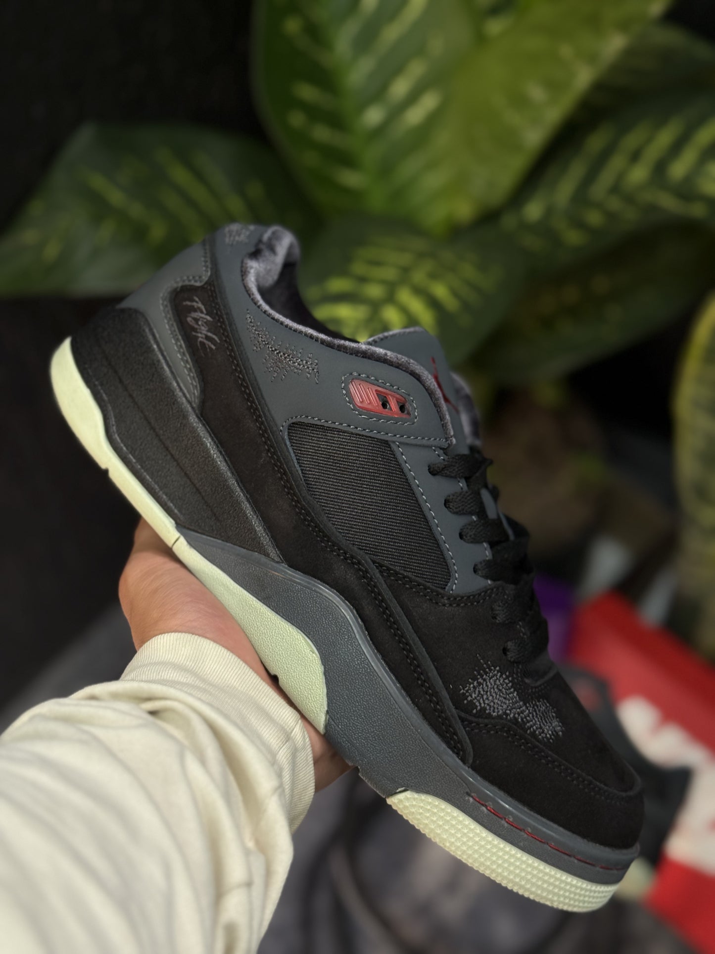 Jordan Retro 2 Low OG – Black/White Premium Edition