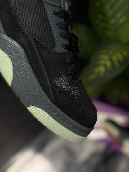 Jordan Retro 2 Low OG – Black/White Premium Edition