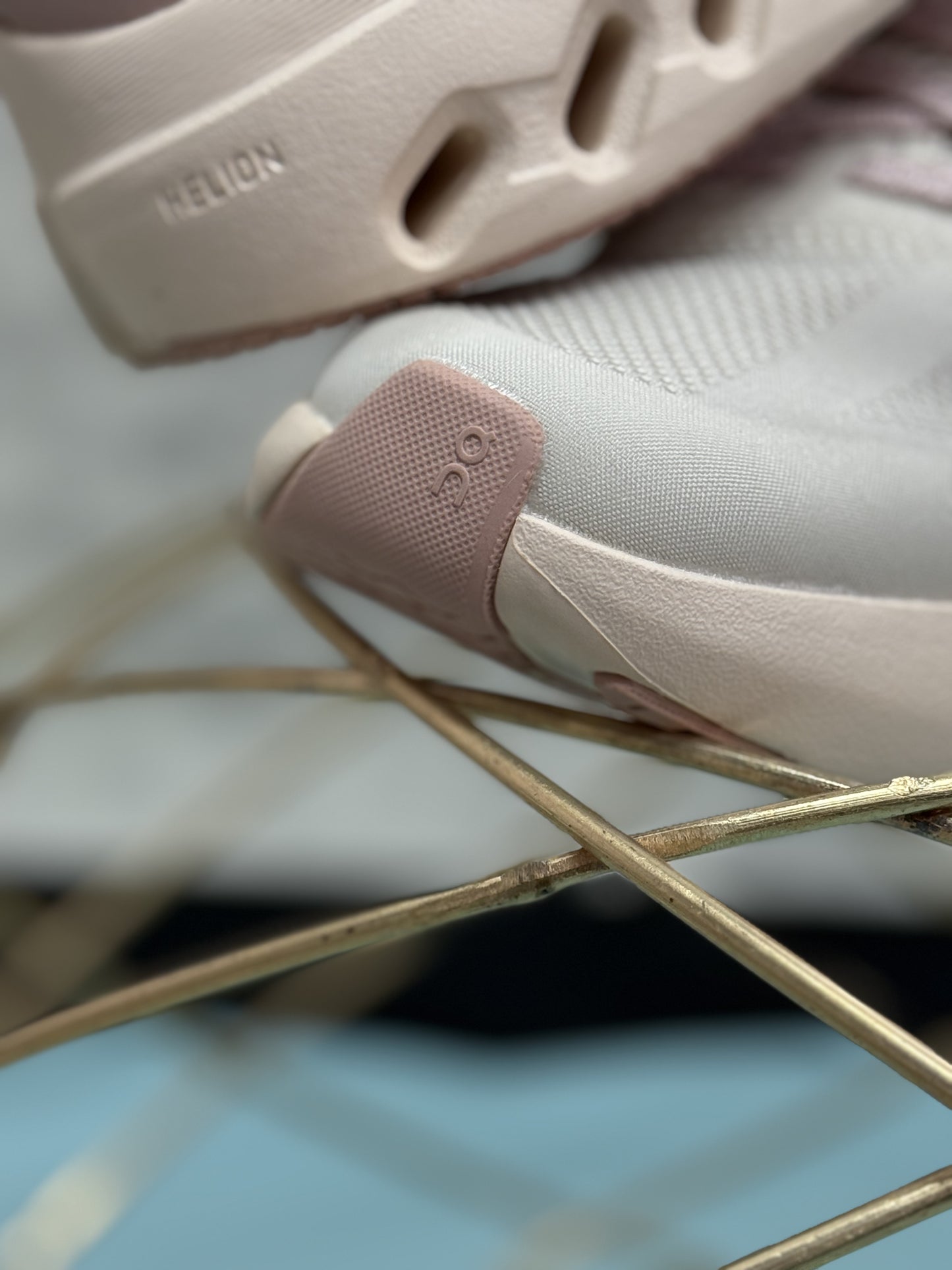 On Cloudsurfer pink