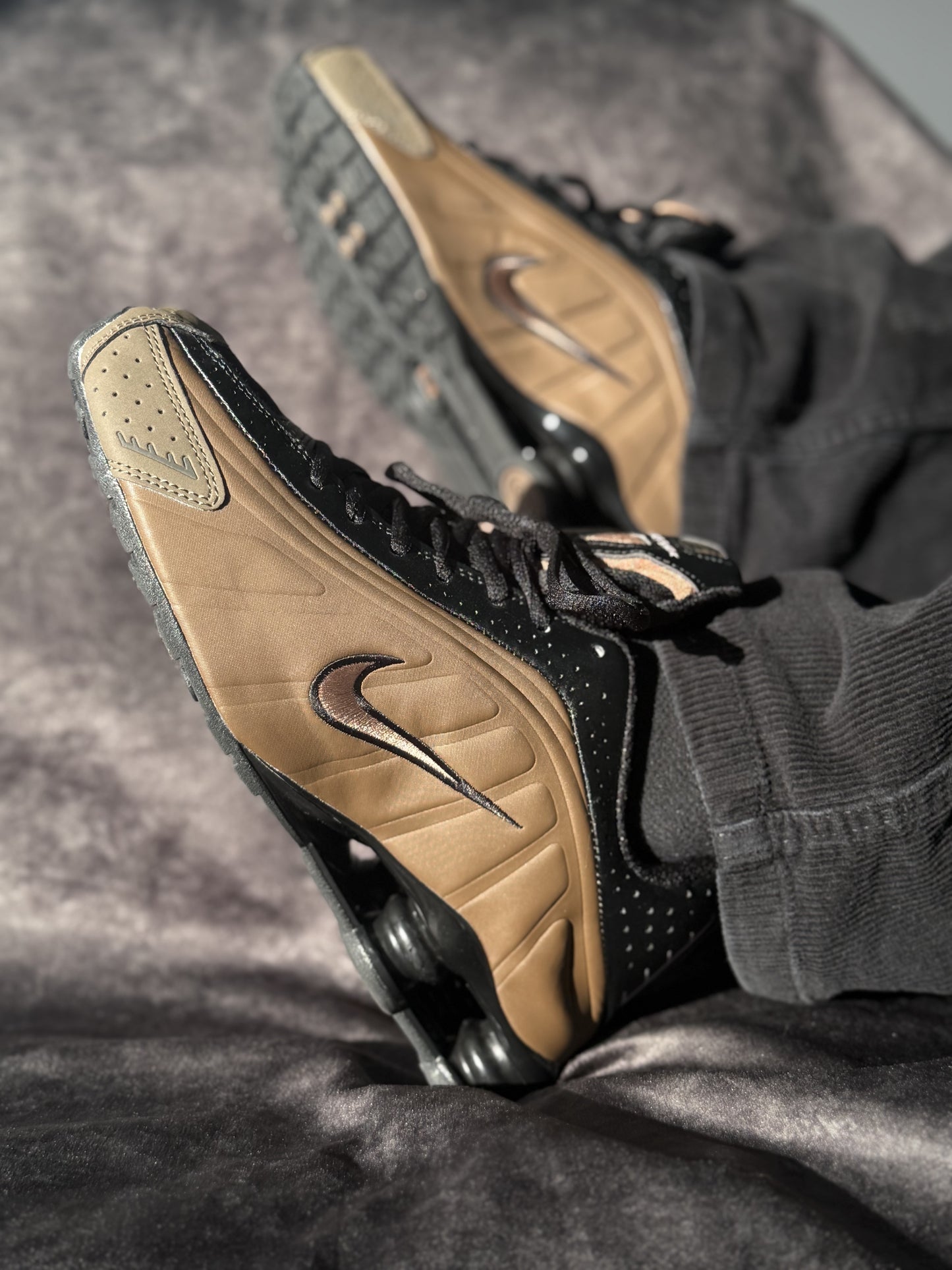 Nike Wmns Shox R4 BROWN