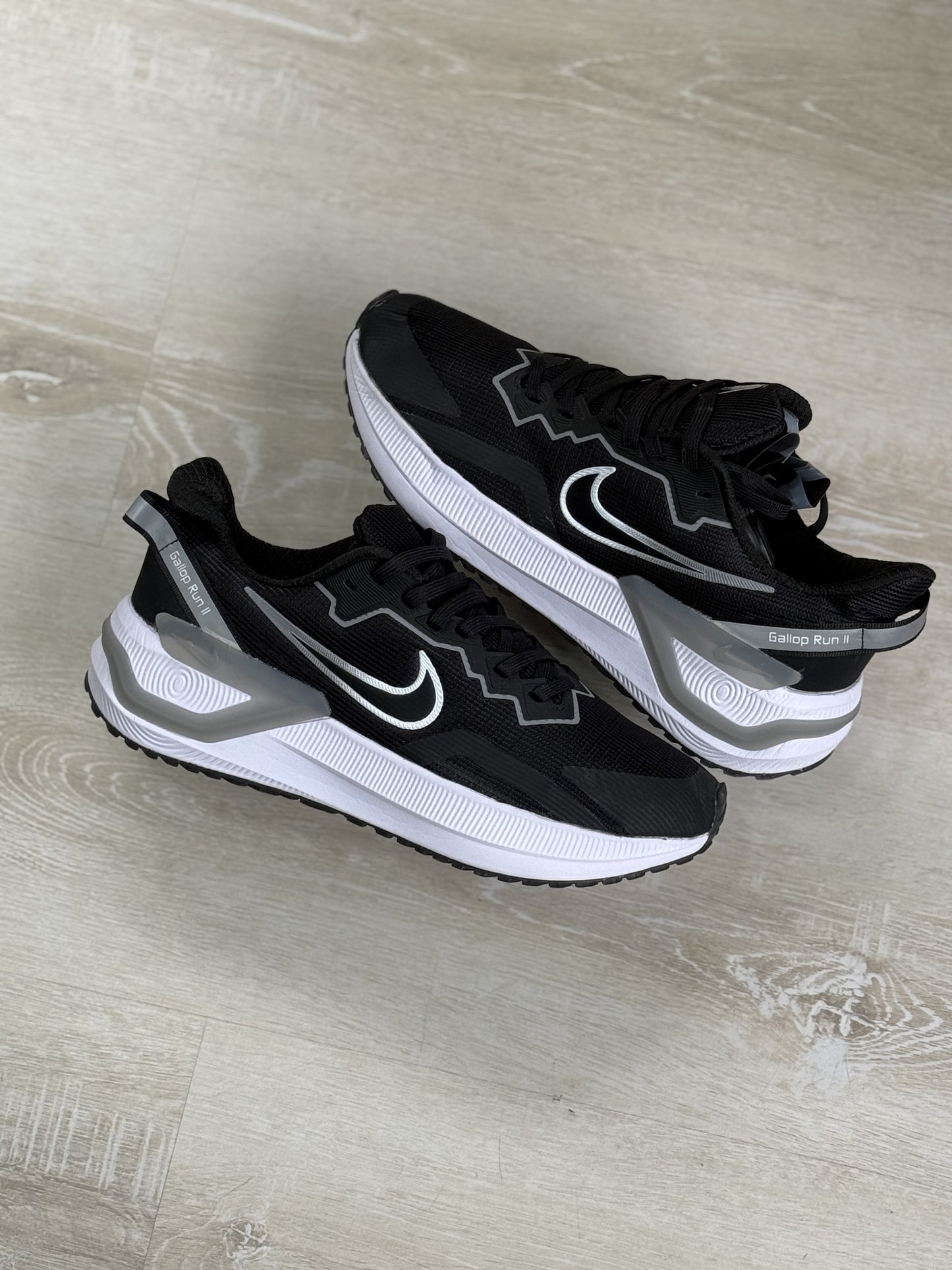 Nike Cosmic Runner Gs