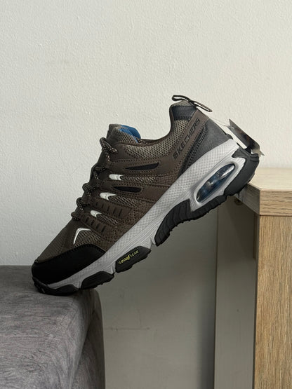 Skechers Air Envoy color oliva