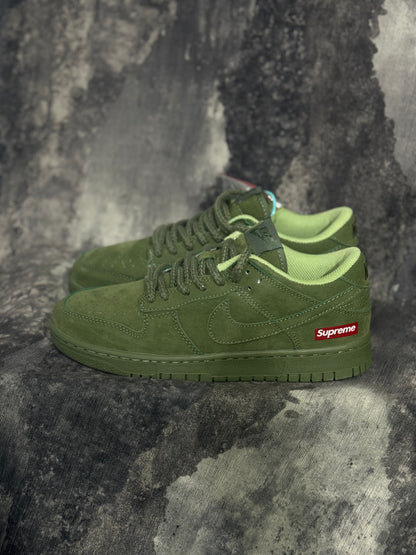 Nike SB Dunk Low x Supreme “Olive”