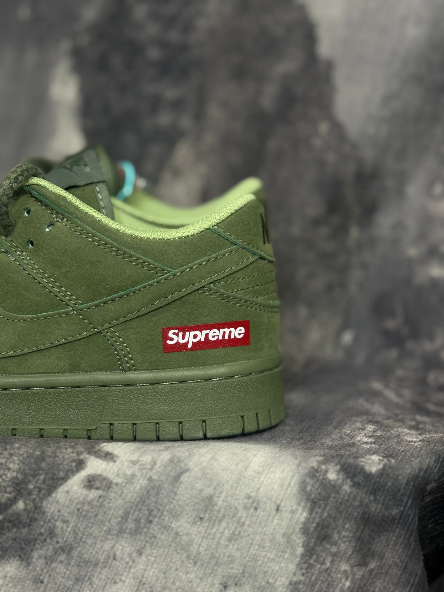Nike SB Dunk Low x Supreme “Olive”