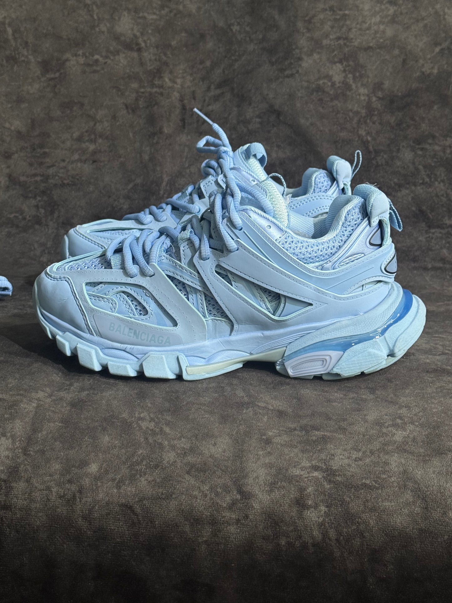 Balenciaga Track en color azul claro