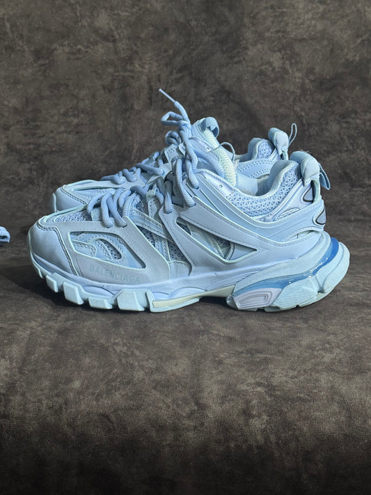Balenciaga Track en color azul claro