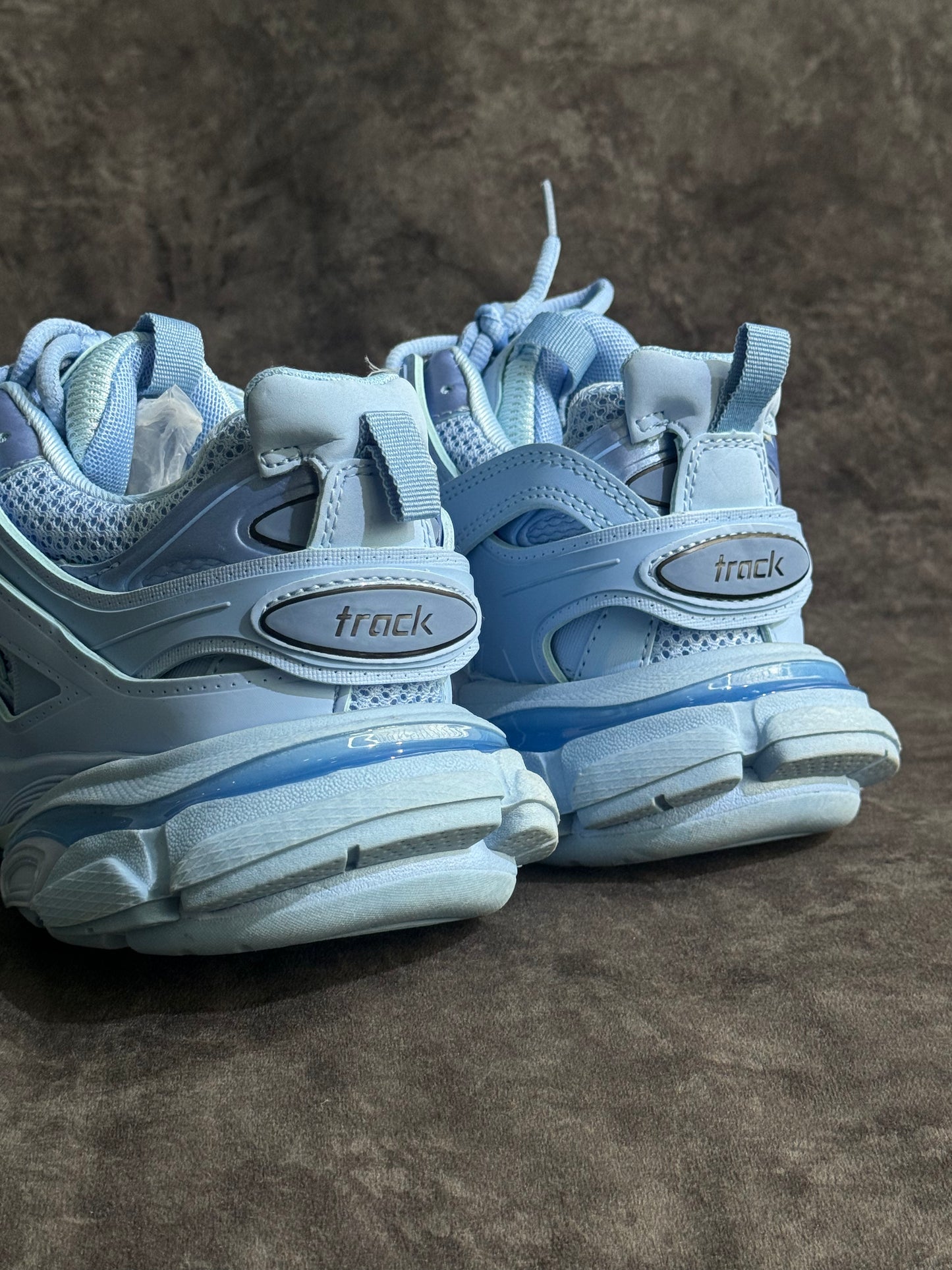 Balenciaga Track en color azul claro