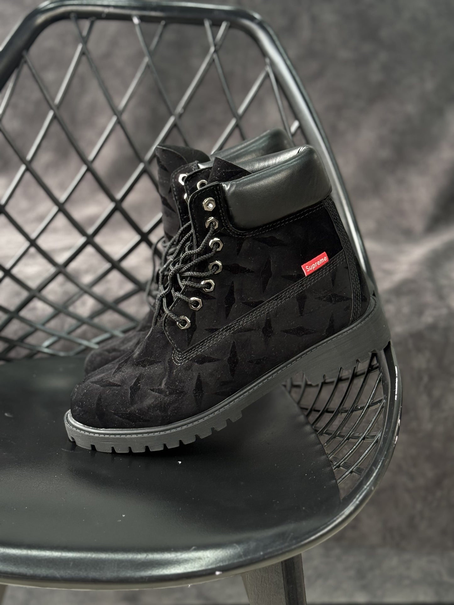 TIMBERLAND X SUPREME