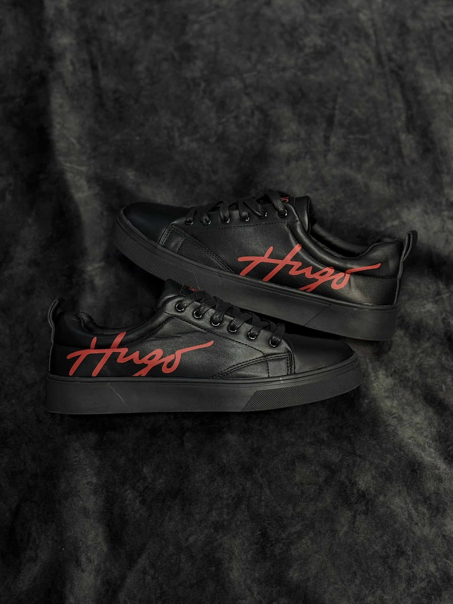 Hugo Boss Sneakers Negro Logo Rojo