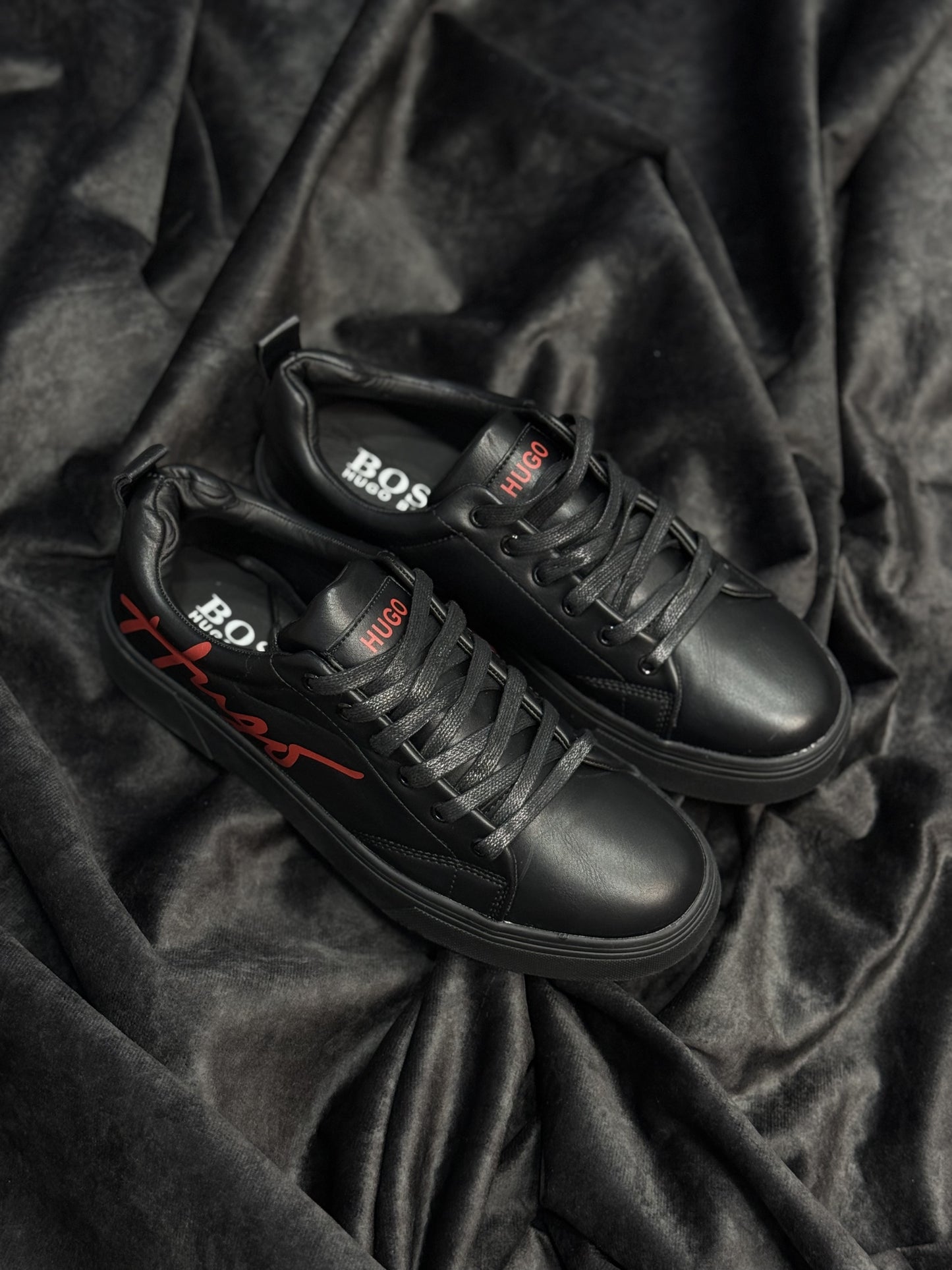 Hugo Boss Sneakers Negro Logo Rojo