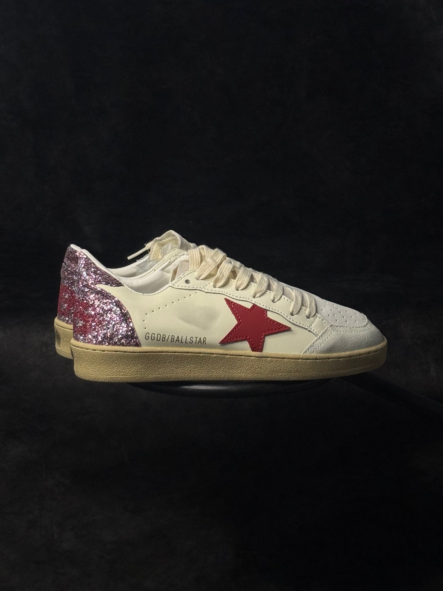 Golden Goose Young Ball Star con estrella de glitter rojo