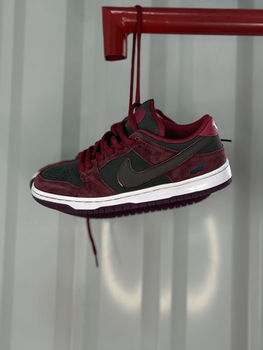 Nike Sb Dunk Low Burgundy