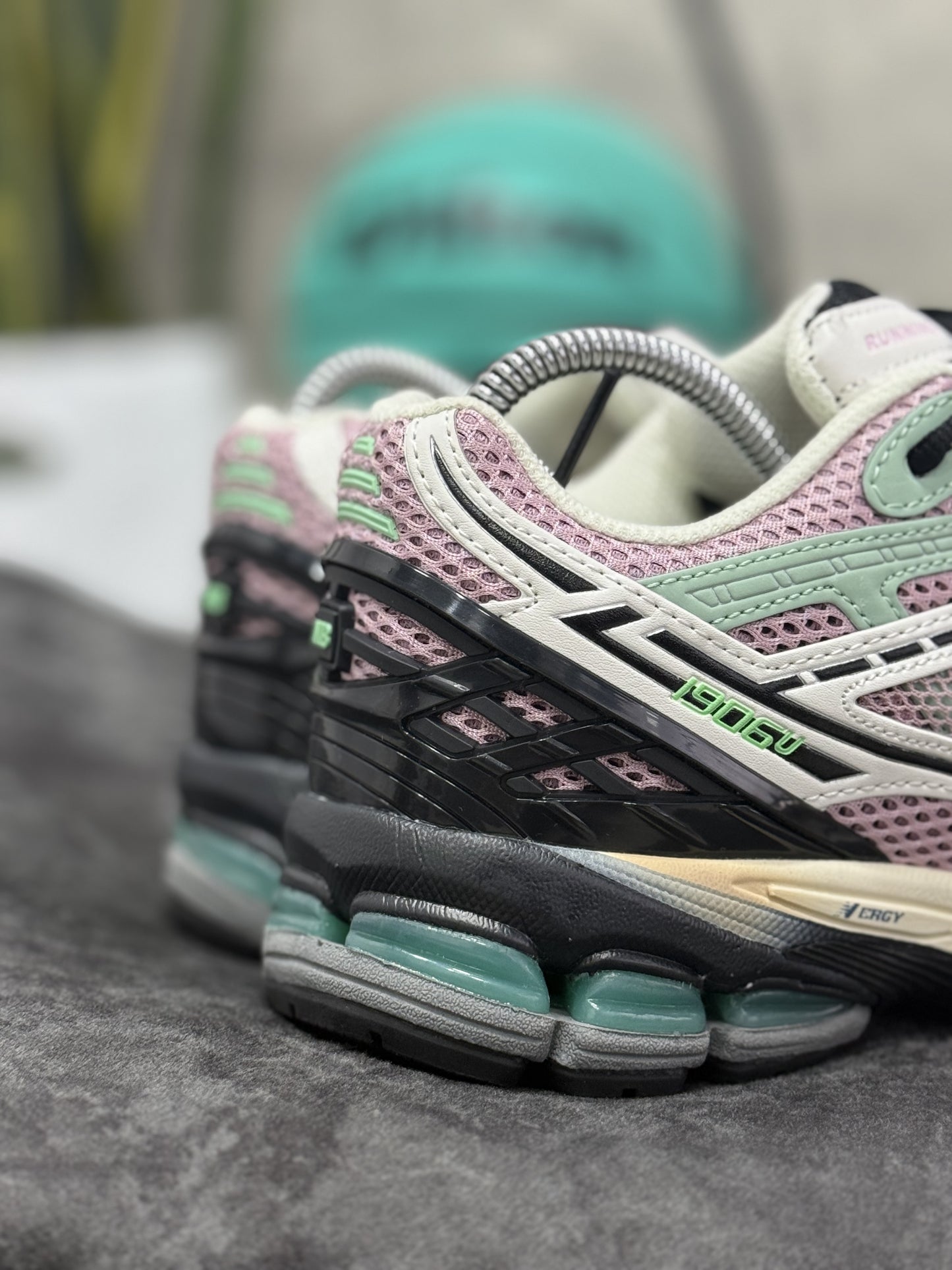 New Balance 1906 Sneakers | Pink |