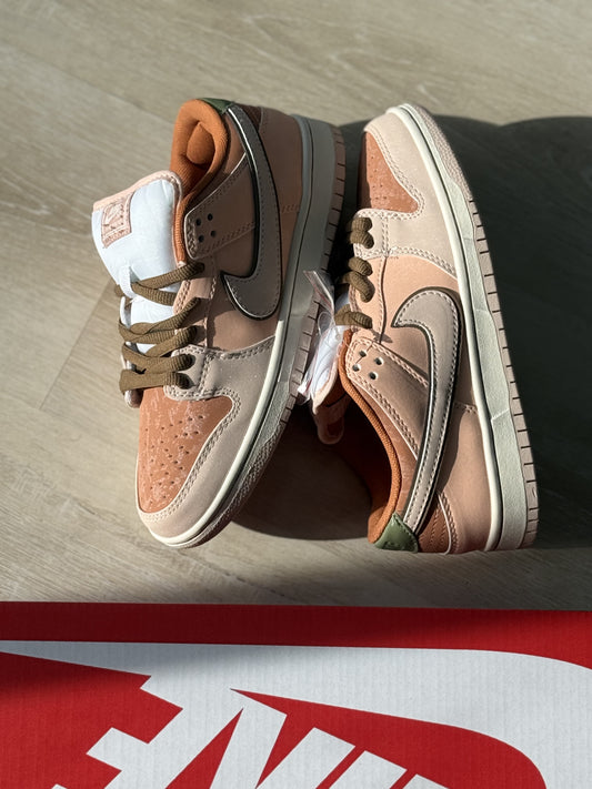 Nike SB Dunk Low Pro 'Crimson Tint and Amber Brown'